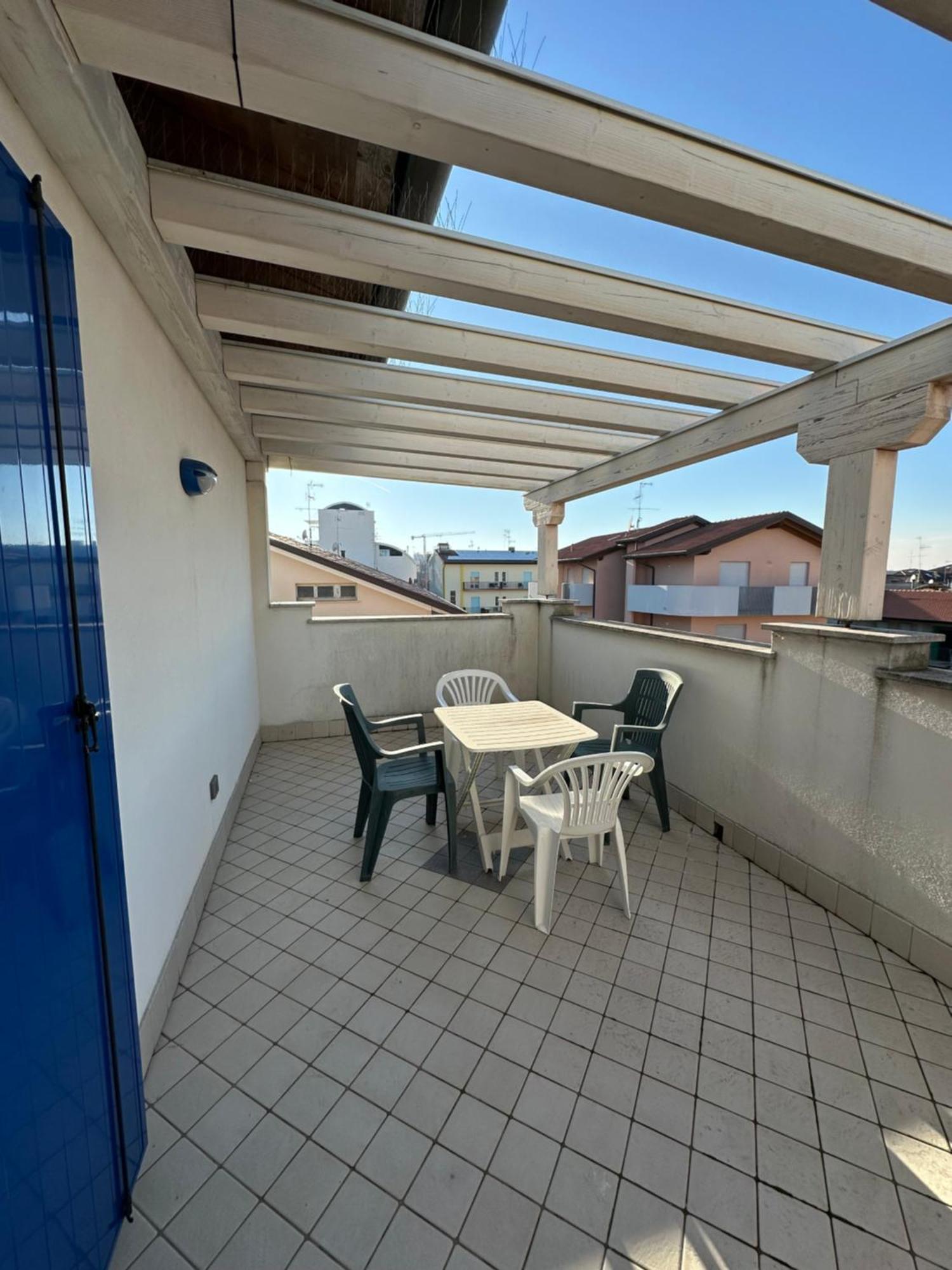 Residence Stefania Attici Su 2 Livelli - Agenzia Cocal 카오를레 외부 사진